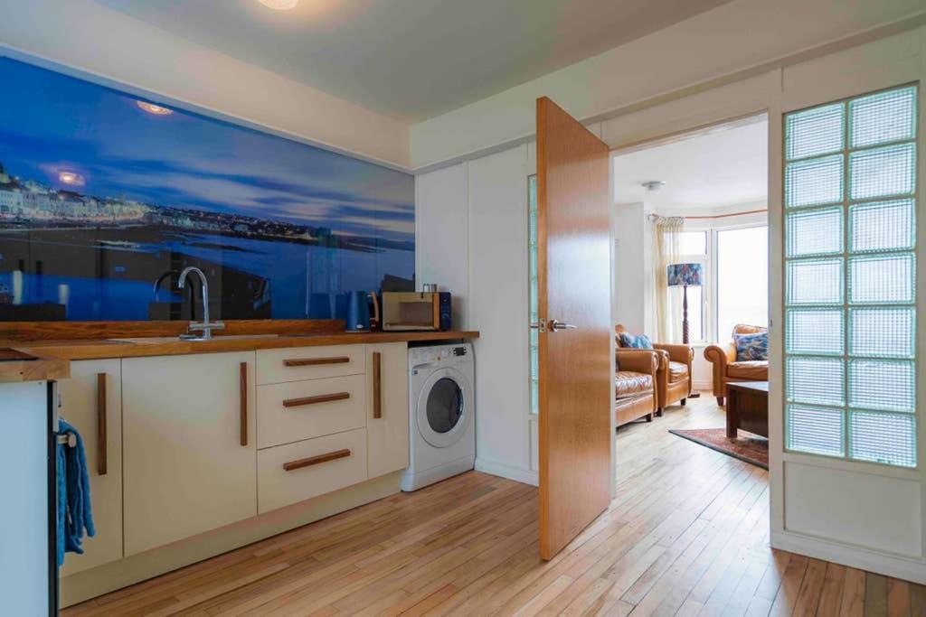 The Porthole Apartment Портстюърт Екстериор снимка